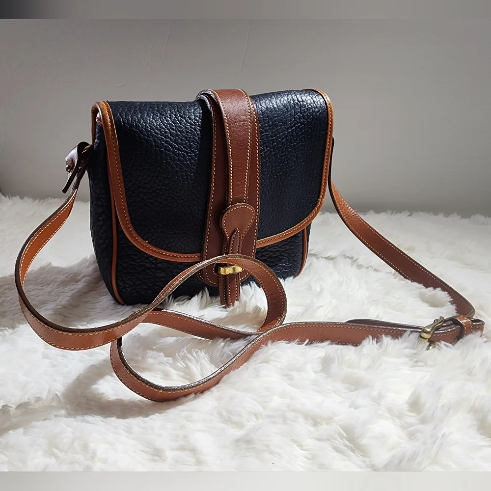 Vintage Dooney & Bourke Equestrian All Weather Leather Crossbody - Picture 6 of 9